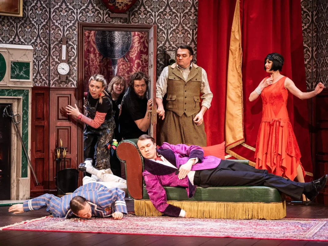 Performance “The Play That Goes Wrong” - Event image 2