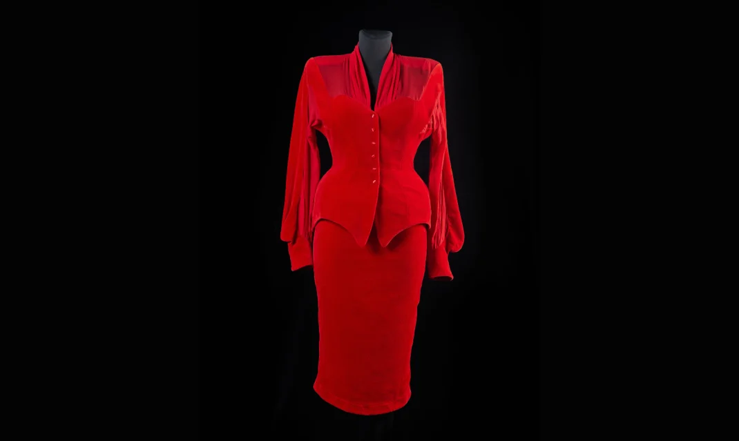 Ehxibition Celebrities’ Outfits - Renginio paveikslėlis 2