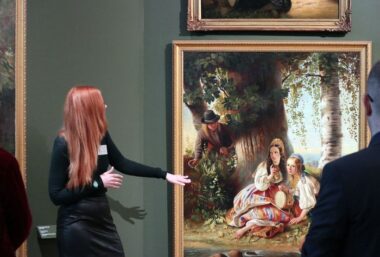 “ArtWalk” — short tours in English at Kumu Art Museum - Event image