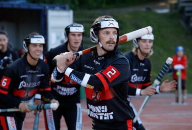 Puna-Mustat – Siilinjärven Pesis - Event image