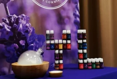KVIEČIAME ŠVĘSTI KARTU – „YOUNG LIVING DAY“ – GEROS SAVIJAUTOS PAGRINDAS - Evenemangsbild