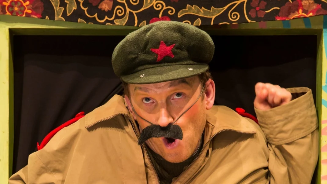 SÖNDAGSSCEN: Diktatorn med Boulevardteatern - Renginio paveikslėlis 3